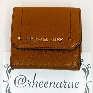 Authentic Michael Kors Hayes Medium Trifold Wallet in Luggage Brown